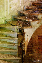 Stara willa w miejscowosci Dzierznica, fragment schodow